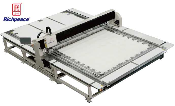 富怡旋轉(zhuǎn)機(jī)頭精密絎縫機(jī)-羽絨被專用機(jī)